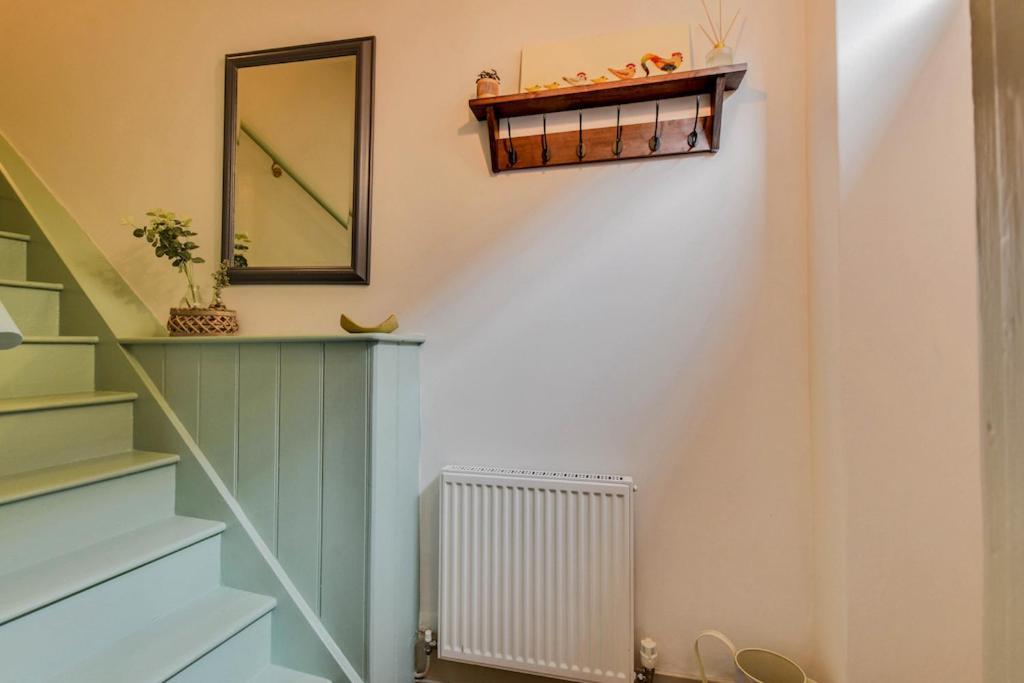 Cheerful 3 Bed Grade II Central Cottage 赛伦塞斯特 外观 照片